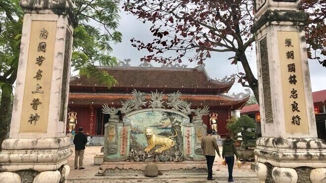 thue-xe-di-den-ong-hoang-muoi