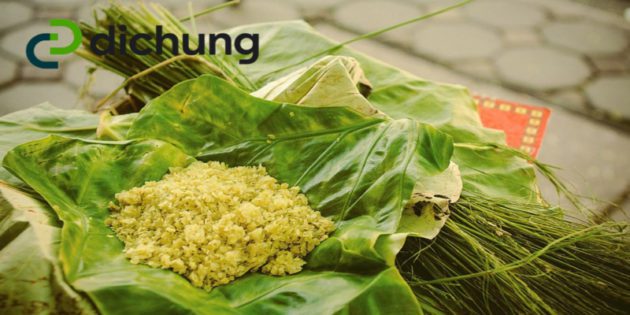 Cốm làng Vòng là đặc sản khi du lịch Hà Nội bạn nên mua về làm quà