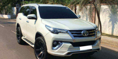 xe-toyota-innova-7-cho